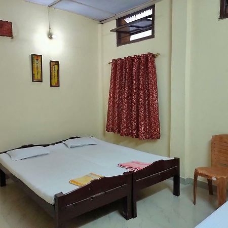 גווהטי Chandrupal Lodging מראה חיצוני תמונה