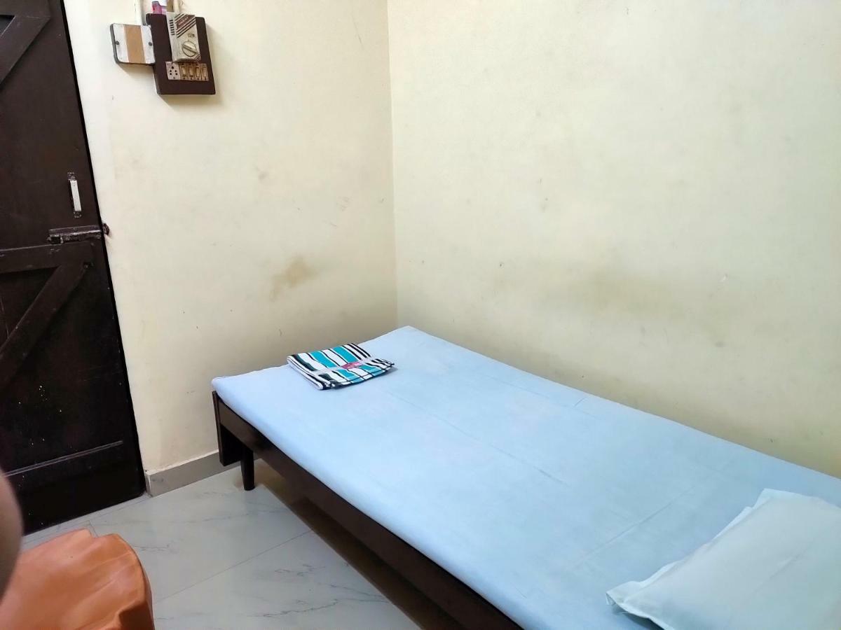 גווהטי Chandrupal Lodging מראה חיצוני תמונה