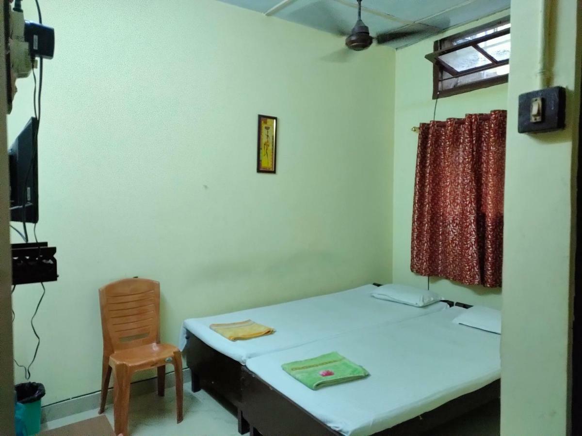 גווהטי Chandrupal Lodging מראה חיצוני תמונה