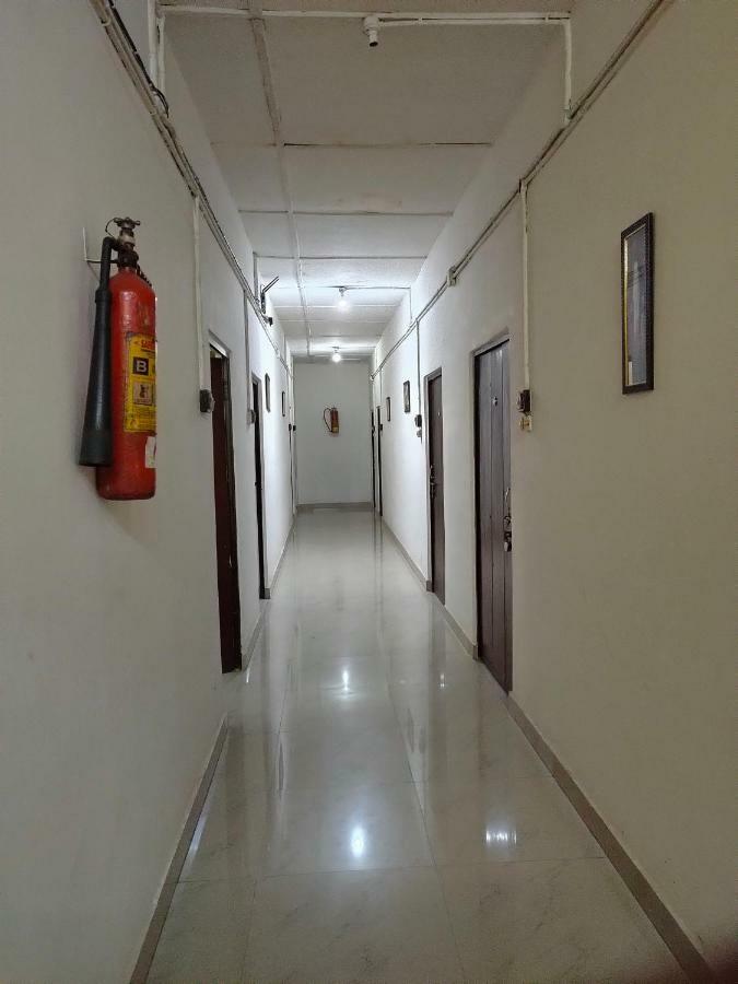 גווהטי Chandrupal Lodging מראה חיצוני תמונה