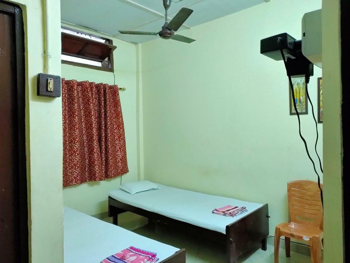 גווהטי Chandrupal Lodging מראה חיצוני תמונה