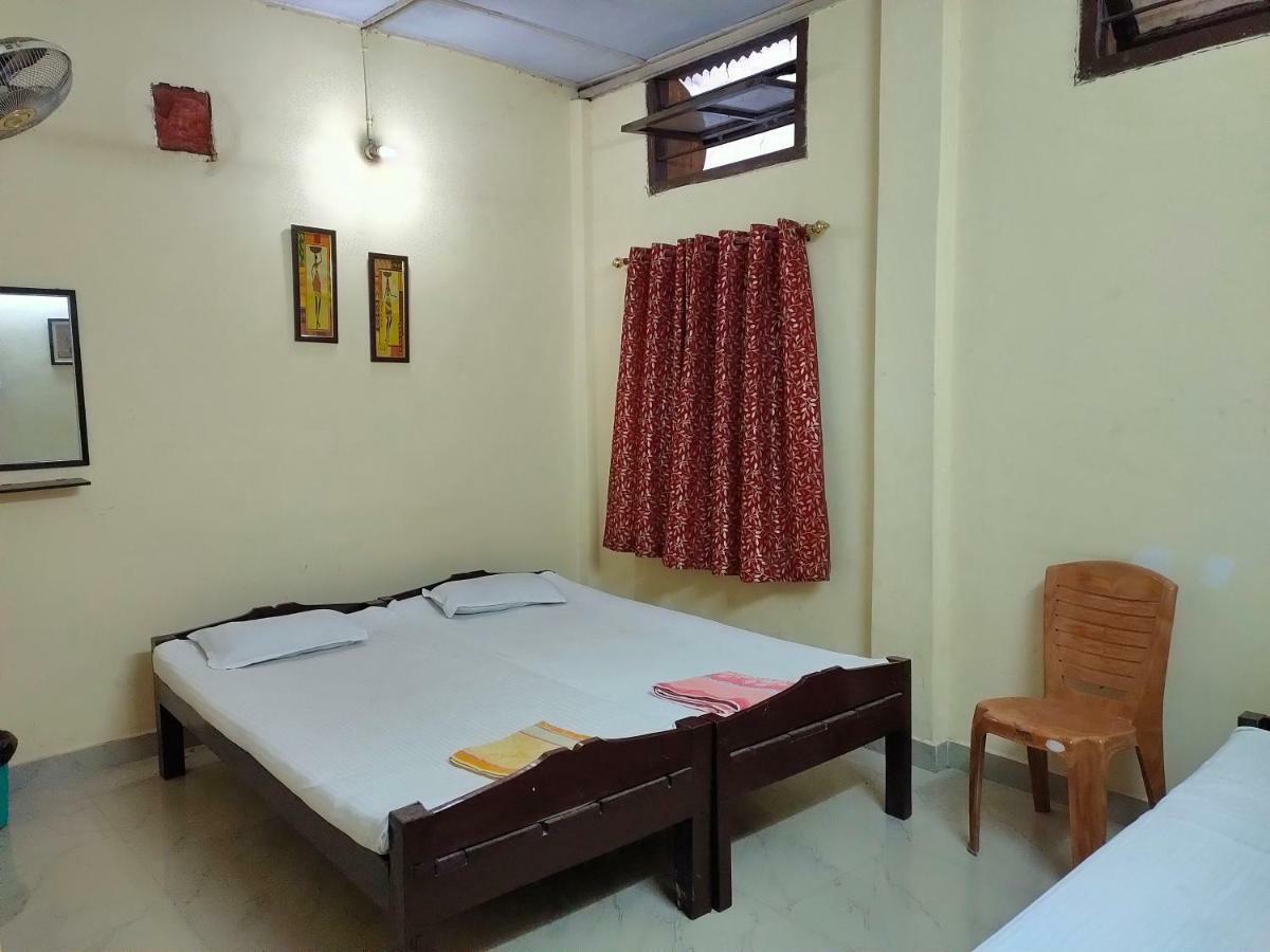 גווהטי Chandrupal Lodging מראה חיצוני תמונה